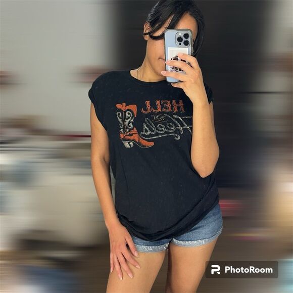 Hell on heels tee - Picture 3 of 6